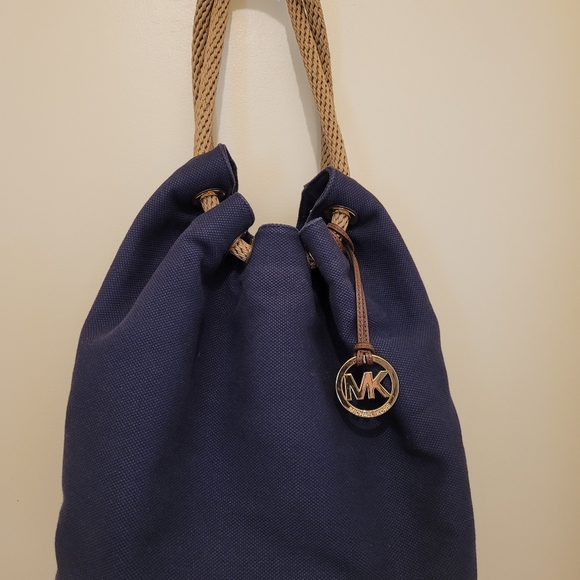 Michael Kors large marina rope drawstring shoulder hobo bag - Picture 1 of 7